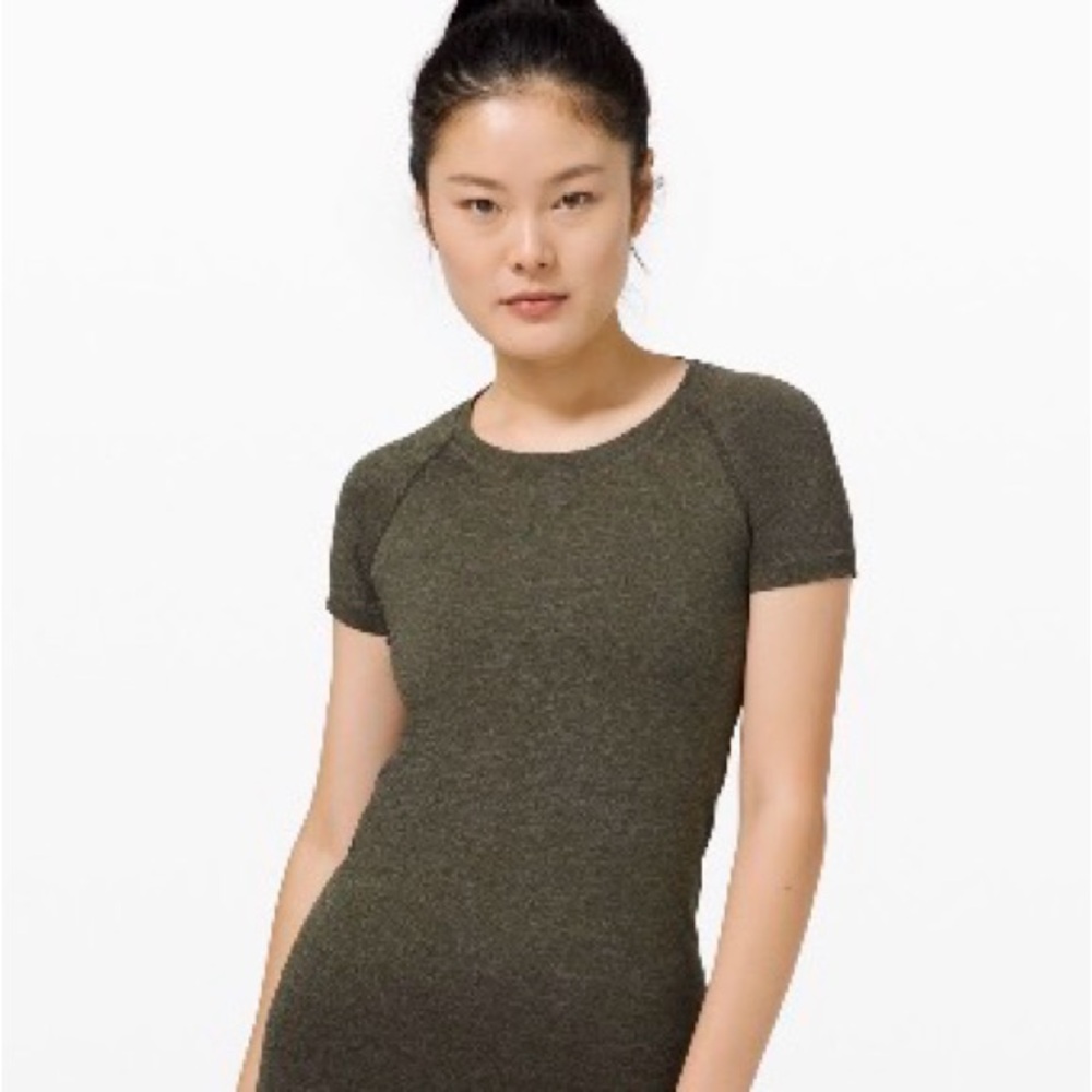 EUC* Lululemon Waist length Top
